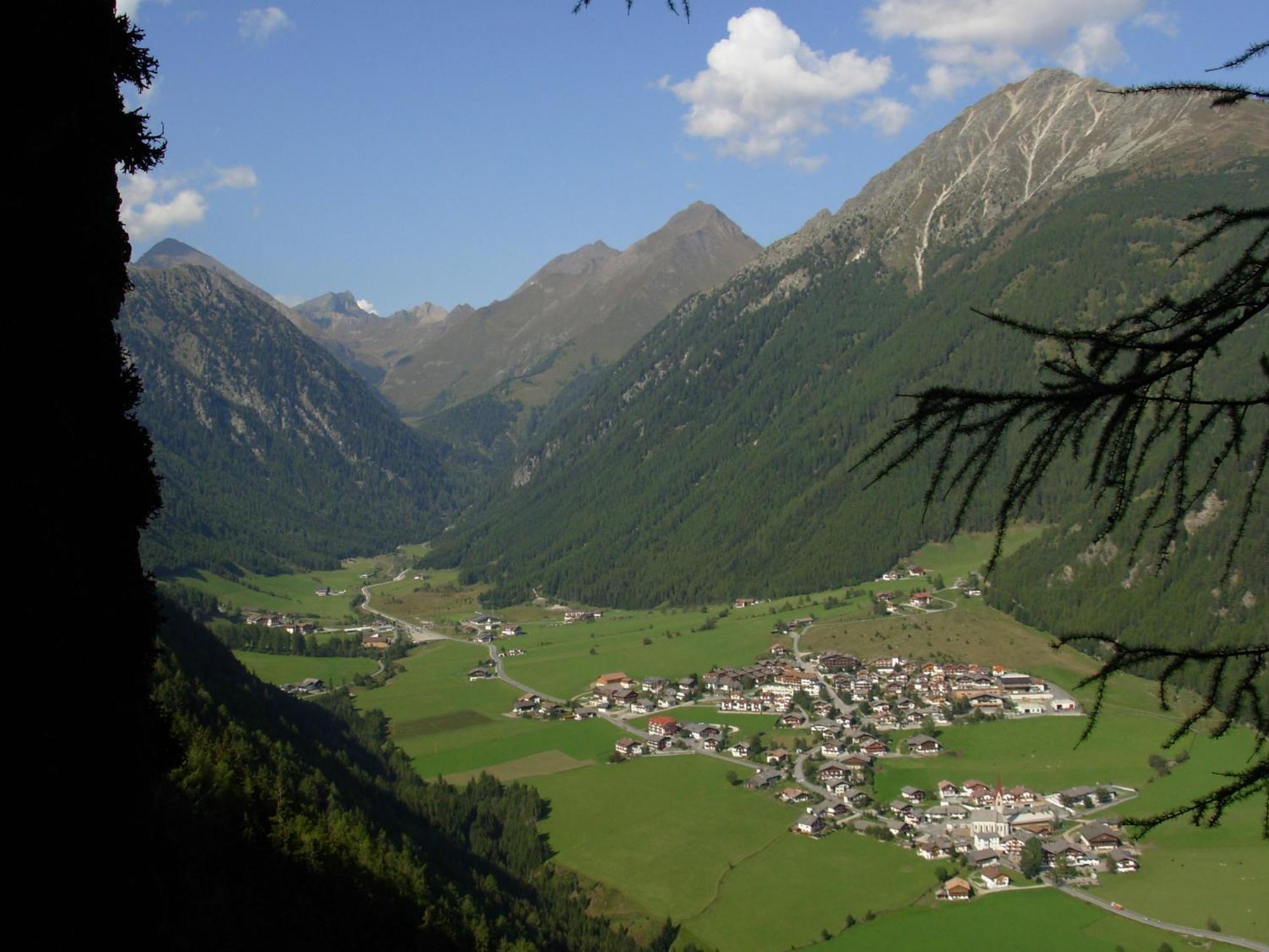 B&B Hotel Alpenrose Rooms & Apartments Valles Esterno foto